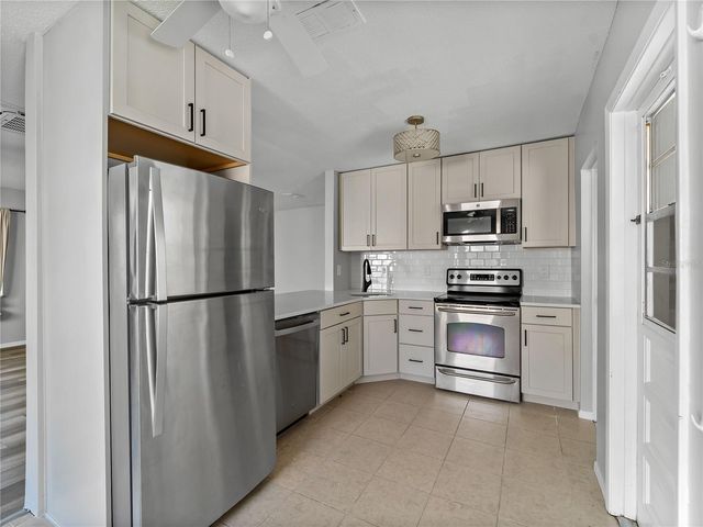 920 MYRTLE AVENUE, Venice, FL 34285