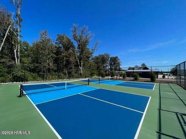 102 Freedom Park Road, Beaufort, NC 28516