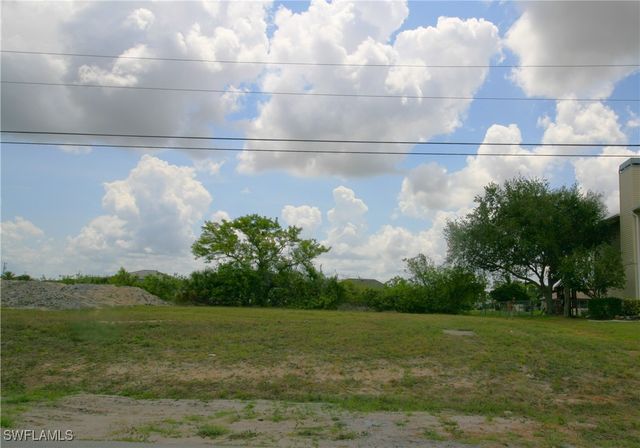 619 NE 5th AVE, Cape Coral, FL 33909