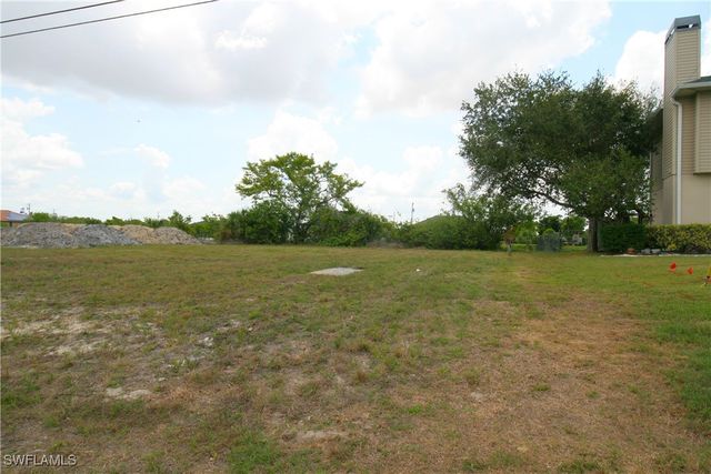 619 NE 5th AVE, Cape Coral, FL 33909