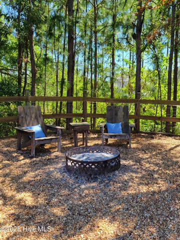 215 Chestwood Drive, Hubert, NC 28539