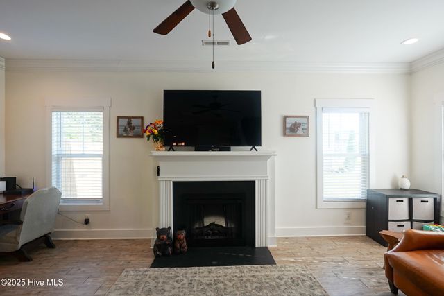 215 Chestwood Drive, Hubert, NC 28539