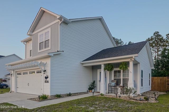 215 Chestwood Drive, Hubert, NC 28539