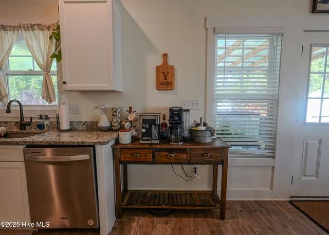 215 Chestwood Drive, Hubert, NC 28539