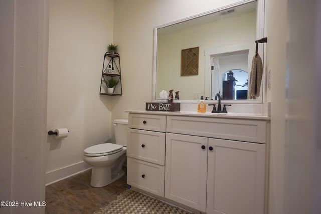 215 Chestwood Drive, Hubert, NC 28539