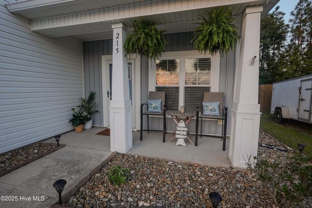 215 Chestwood Drive, Hubert, NC 28539