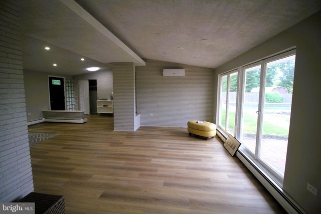 98 CHURCH RD, Titusville, NJ 08560