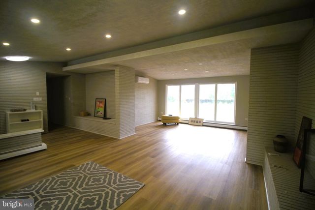 98 CHURCH RD, Titusville, NJ 08560