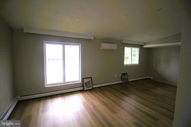 98 CHURCH RD, Titusville, NJ 08560