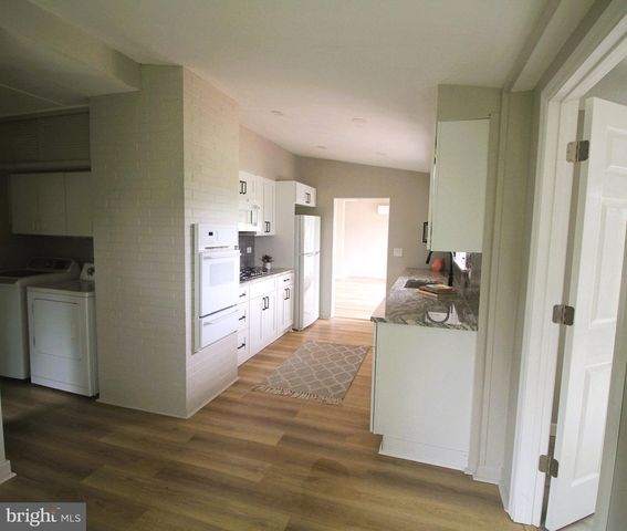 98 CHURCH RD, Titusville, NJ 08560