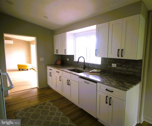 98 CHURCH RD, Titusville, NJ 08560