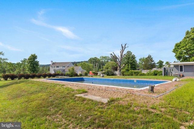 98 CHURCH RD, Titusville, NJ 08560