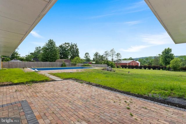 98 CHURCH RD, Titusville, NJ 08560