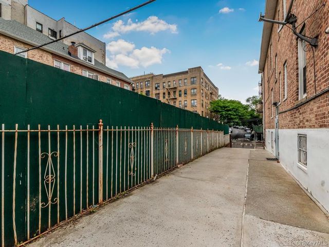 1858 Phelan Place, Bronx, NY 10453