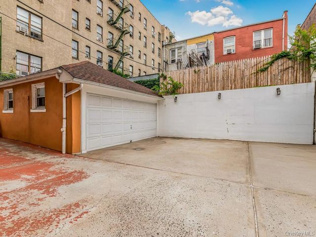 1858 Phelan Place, Bronx, NY 10453
