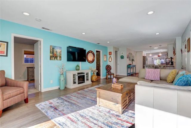 1626 E 6th, Long Beach, CA 90802