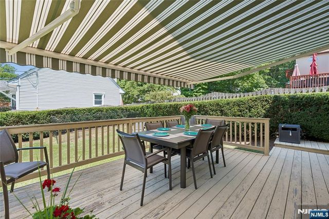 4 Dogwood Terrace, Wayne, NJ 07470