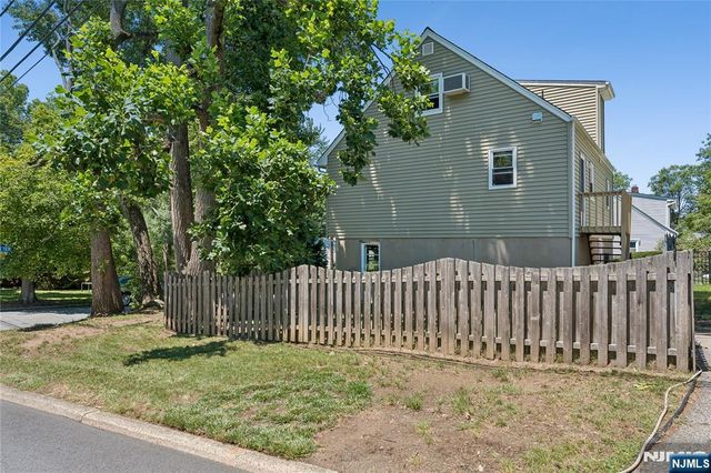 4 Dogwood Terrace, Wayne, NJ 07470