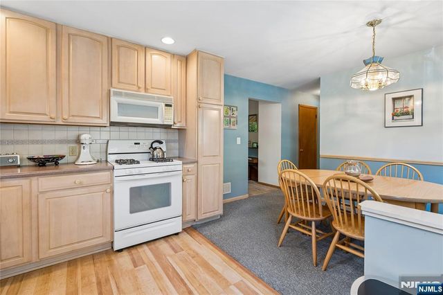 4 Dogwood Terrace, Wayne, NJ 07470