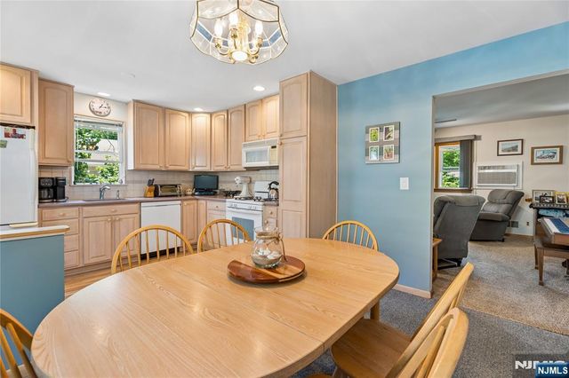 4 Dogwood Terrace, Wayne, NJ 07470