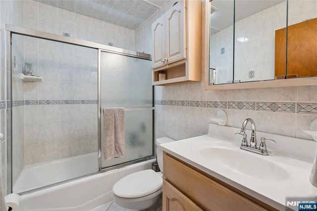 4 Dogwood Terrace, Wayne, NJ 07470