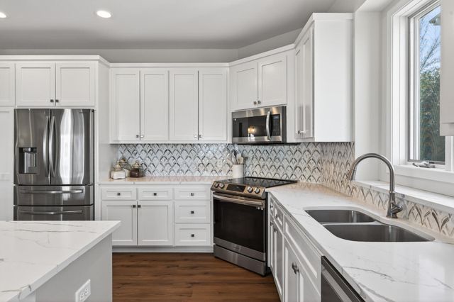 661 Sandstone Circle, Orono, MN 55356