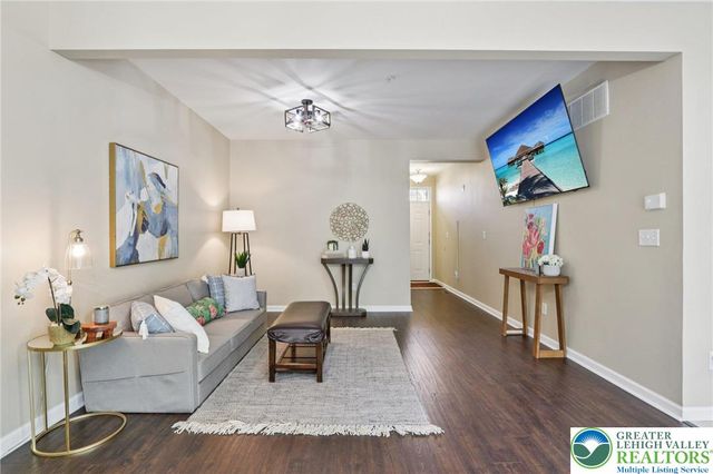 270 Milkweed Drive, Allentown City, PA 18104