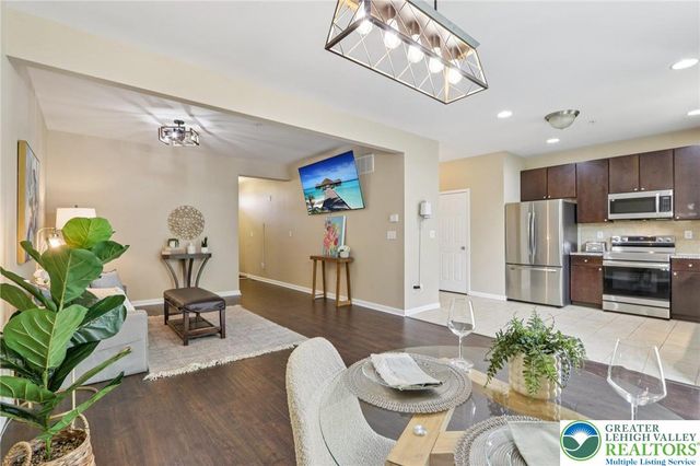 270 Milkweed Drive, Allentown City, PA 18104