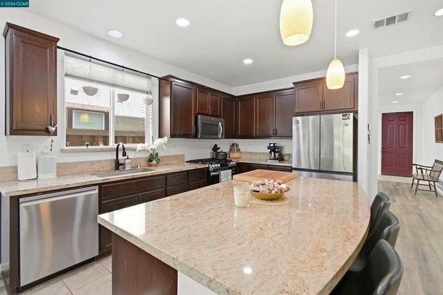 2129 Lariat Dr, Fairfield, CA 94534