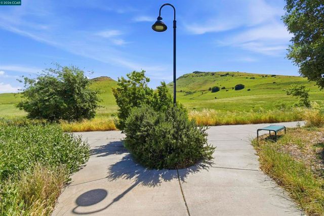 2129 Lariat Dr, Fairfield, CA 94534