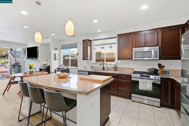 2129 Lariat Dr, Fairfield, CA 94534