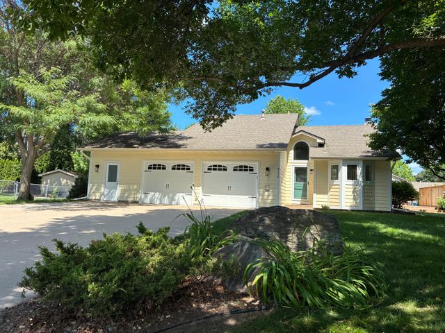 8116 122nd Lane N, Champlin, MN 55316