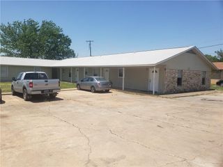 1609 Jones ST C, Taylor, TX 76574