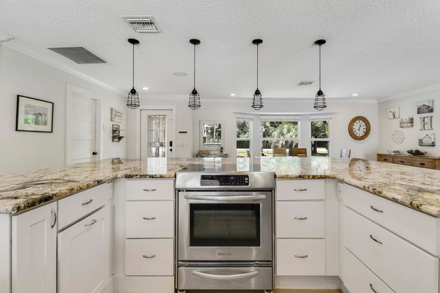 8352 N 154th Ct Road N, Palm Beach Gardens, FL 33418
