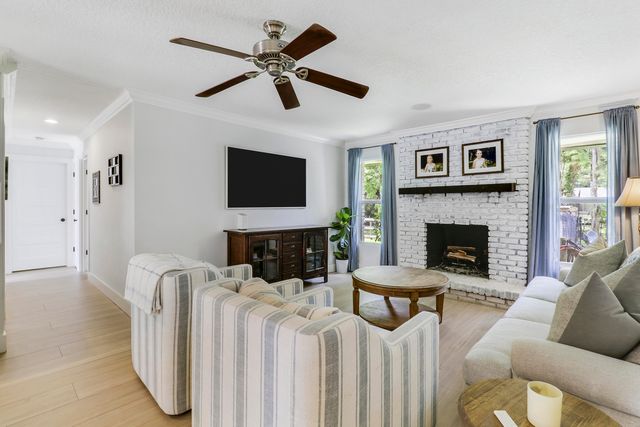 8352 N 154th Ct Road N, Palm Beach Gardens, FL 33418
