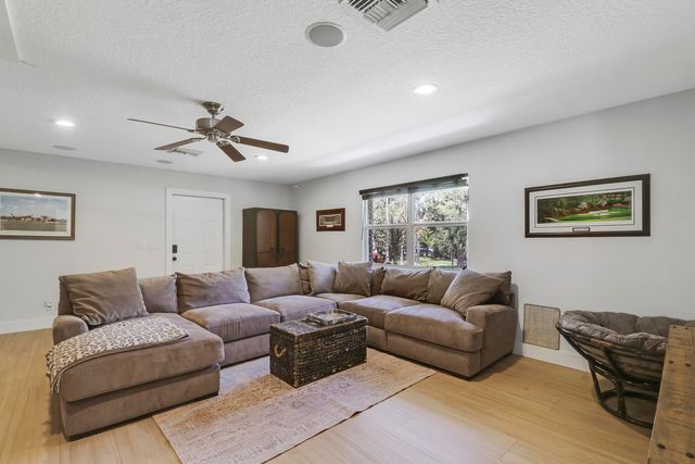 8352 N 154th Ct Road N, Palm Beach Gardens, FL 33418