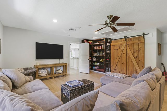 8352 N 154th Ct Road N, Palm Beach Gardens, FL 33418