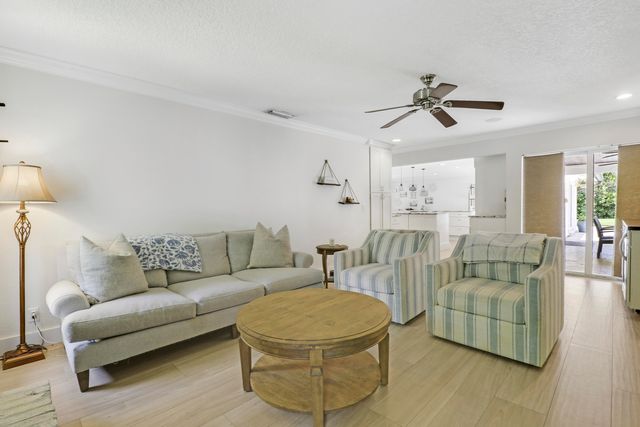 8352 N 154th Ct Road N, Palm Beach Gardens, FL 33418