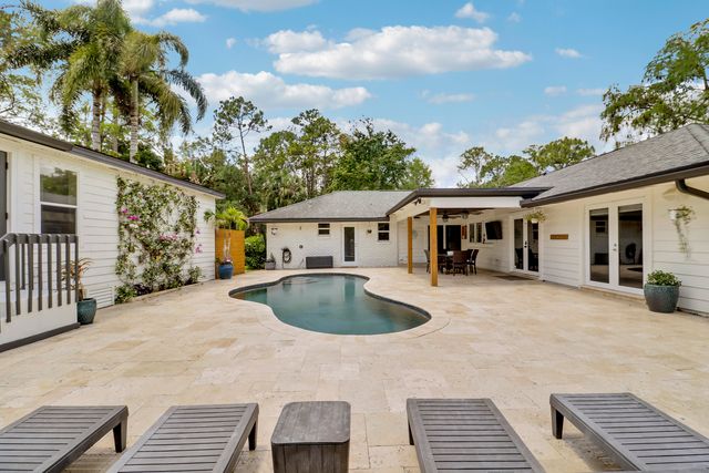 8352 N 154th Ct Road N, Palm Beach Gardens, FL 33418