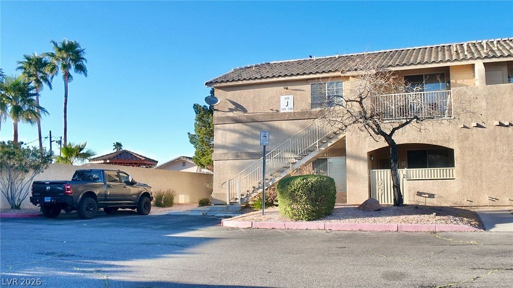 Image 4 of property listing at 1401 North Michael Way 228, Las Vegas, NV 89108