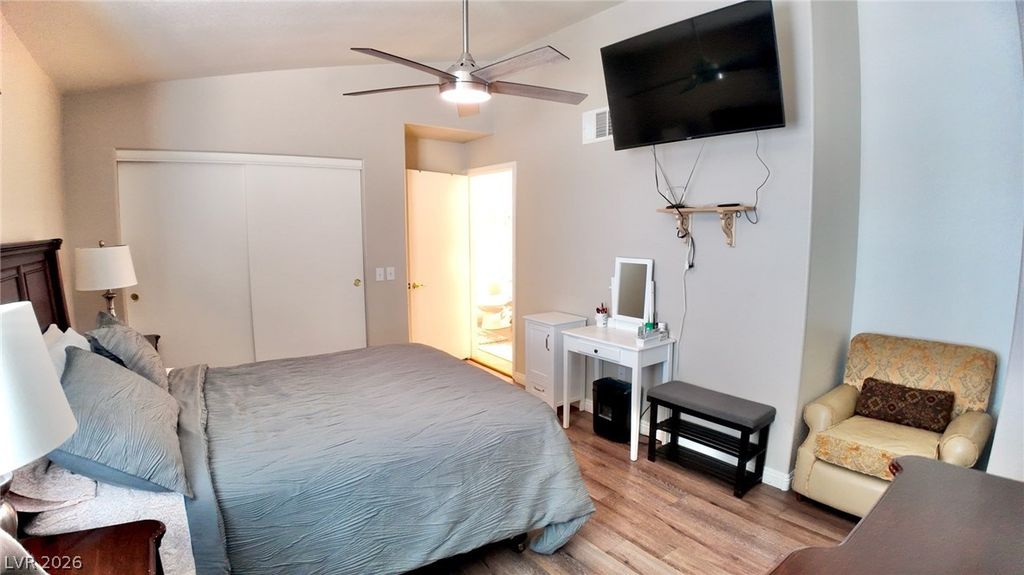 Image 6 of property listing at 1401 North Michael Way 228, Las Vegas, NV 89108