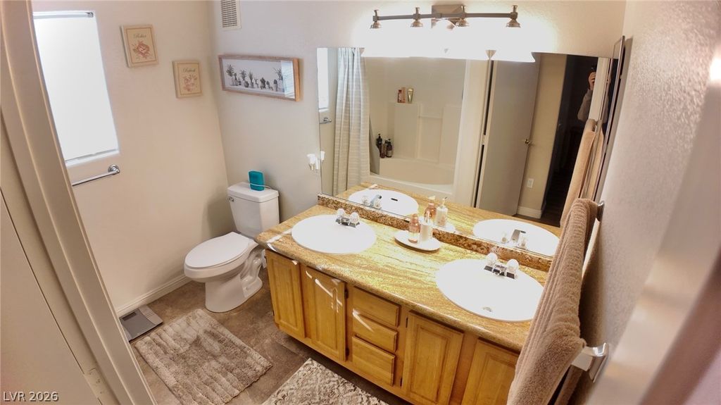 Image 7 of property listing at 1401 North Michael Way 228, Las Vegas, NV 89108