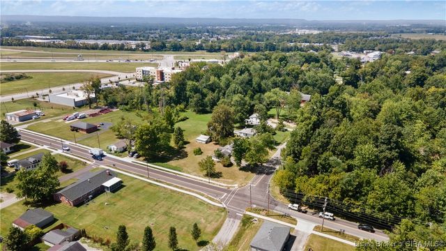 3605 Utica Sellersburg Road, Utica, IN 47130