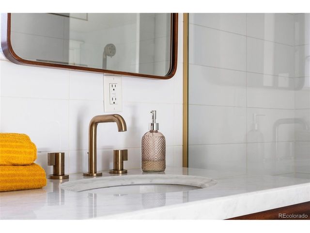 158 W 4th Ave, Denver, CO 80223