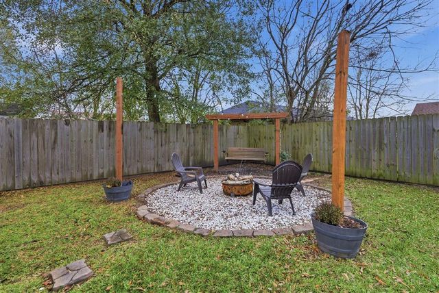 115 Greenway Street, Lake Charles, LA 70605