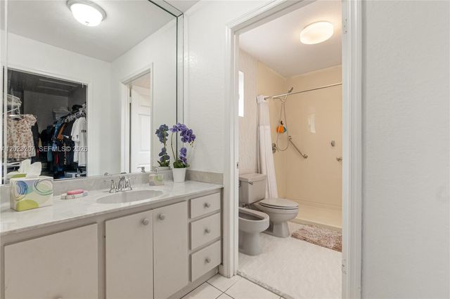 3254 W 78th St, Hialeah, FL 33018
