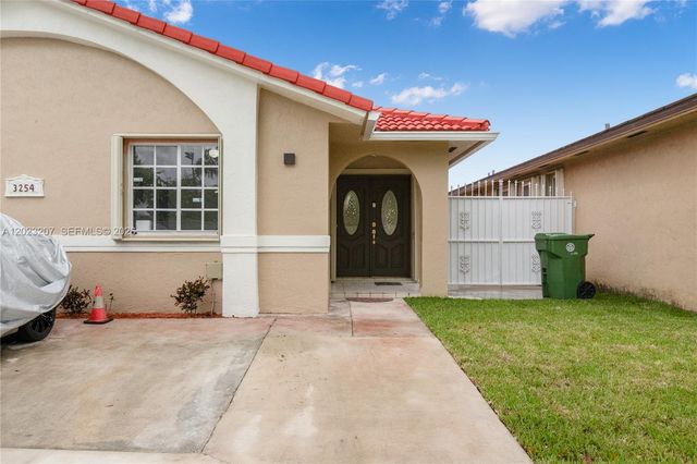 3254 W 78th St, Hialeah, FL 33018