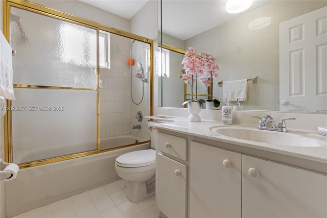3254 W 78th St, Hialeah, FL 33018