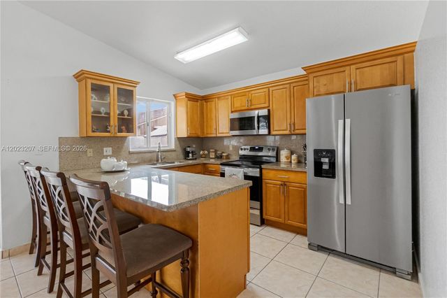 3254 W 78th St, Hialeah, FL 33018