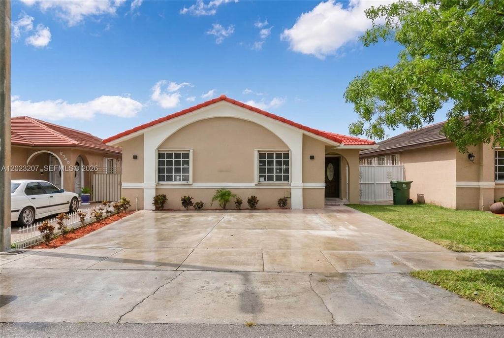 3254 W 78th St, Hialeah, FL 33018